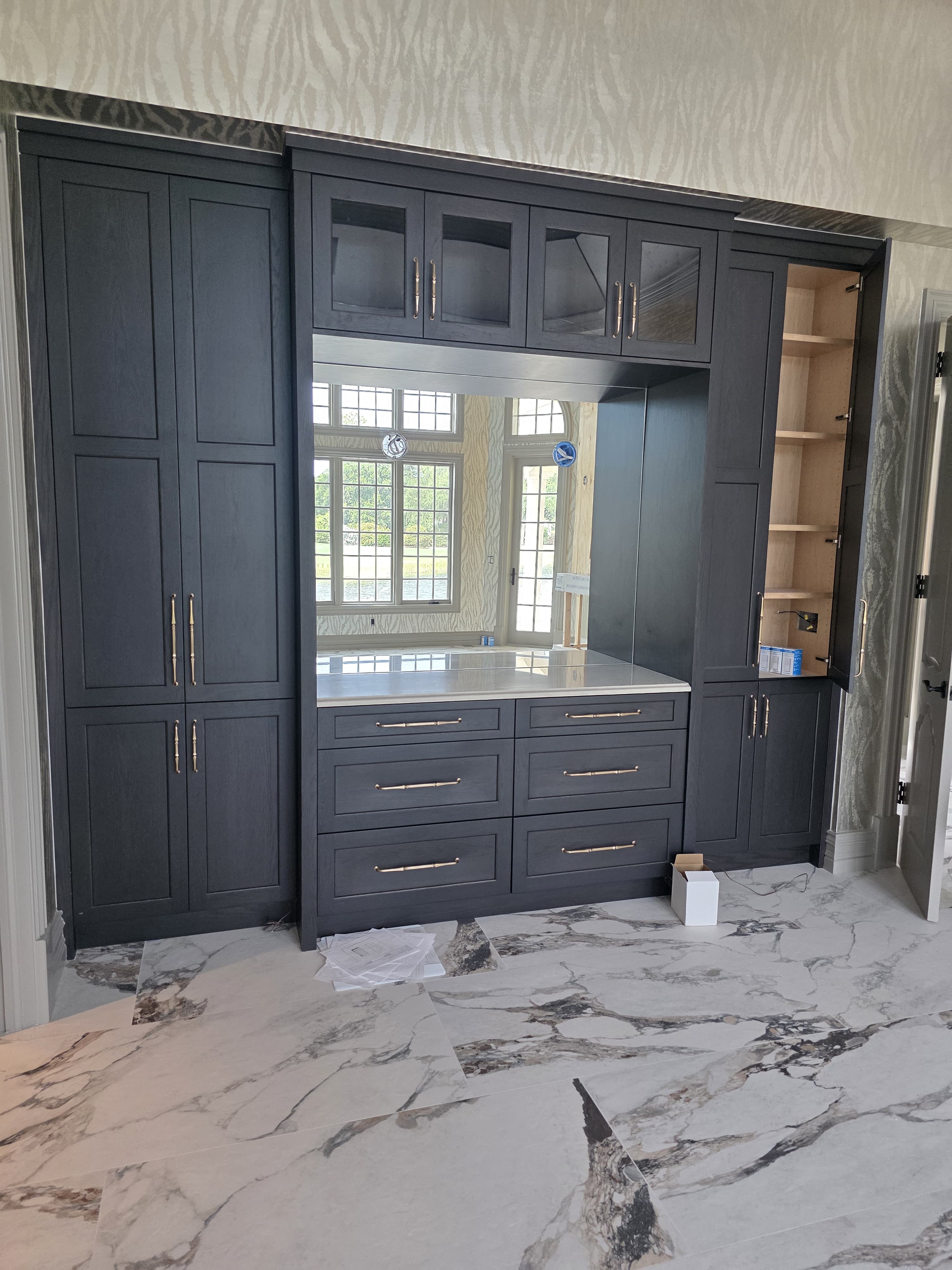 Why Estero & Bonita Builders Trust an In-House Glass Crew